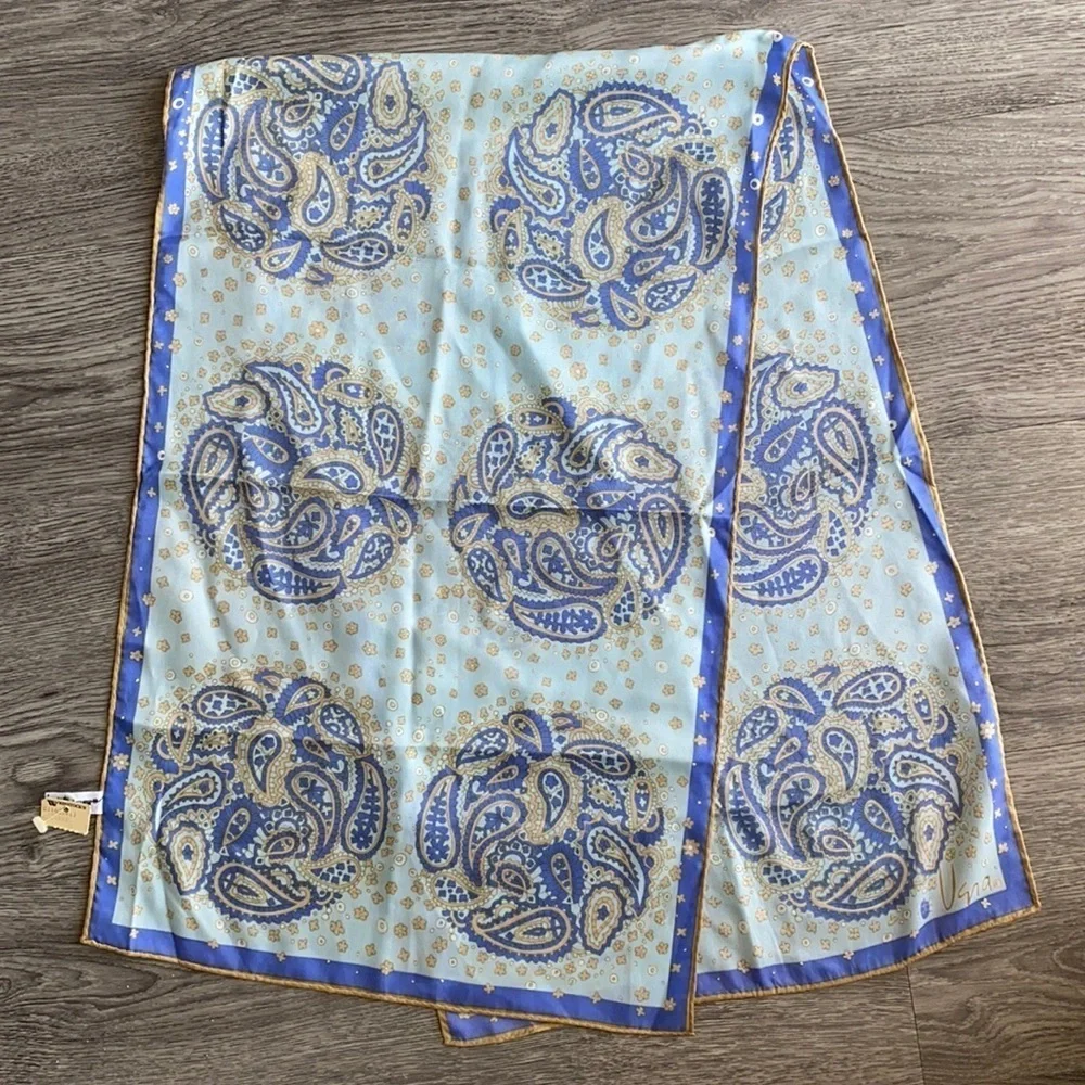 NWT Vera neumann scarf